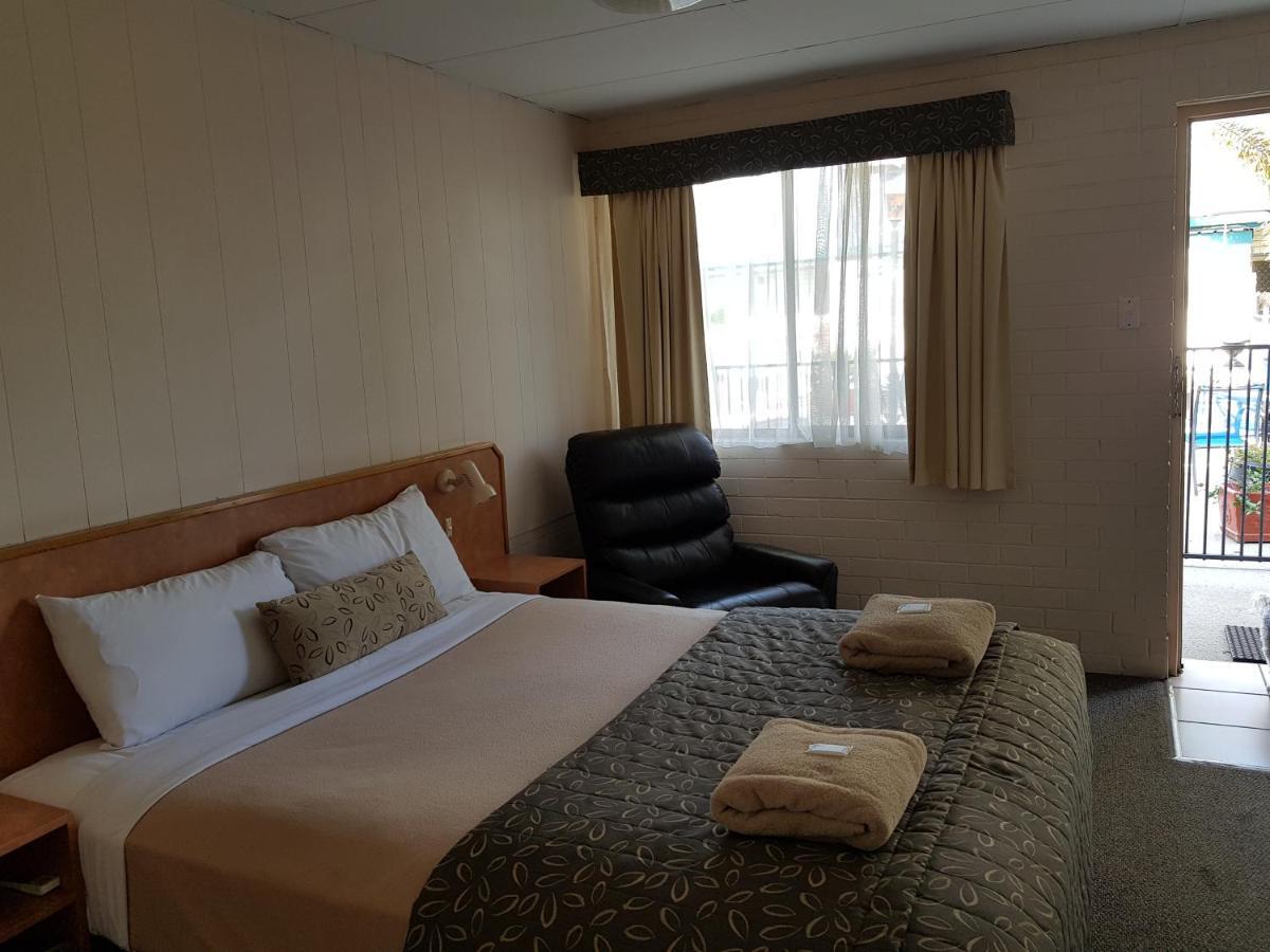 Peppercorn Motel Clermont エクステリア 写真